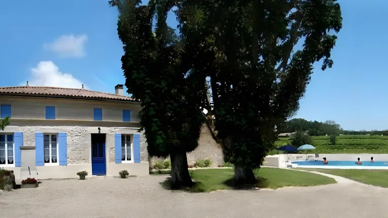 Accès à la page de réservation du gite les Marronniers 6 personnes avec piscine